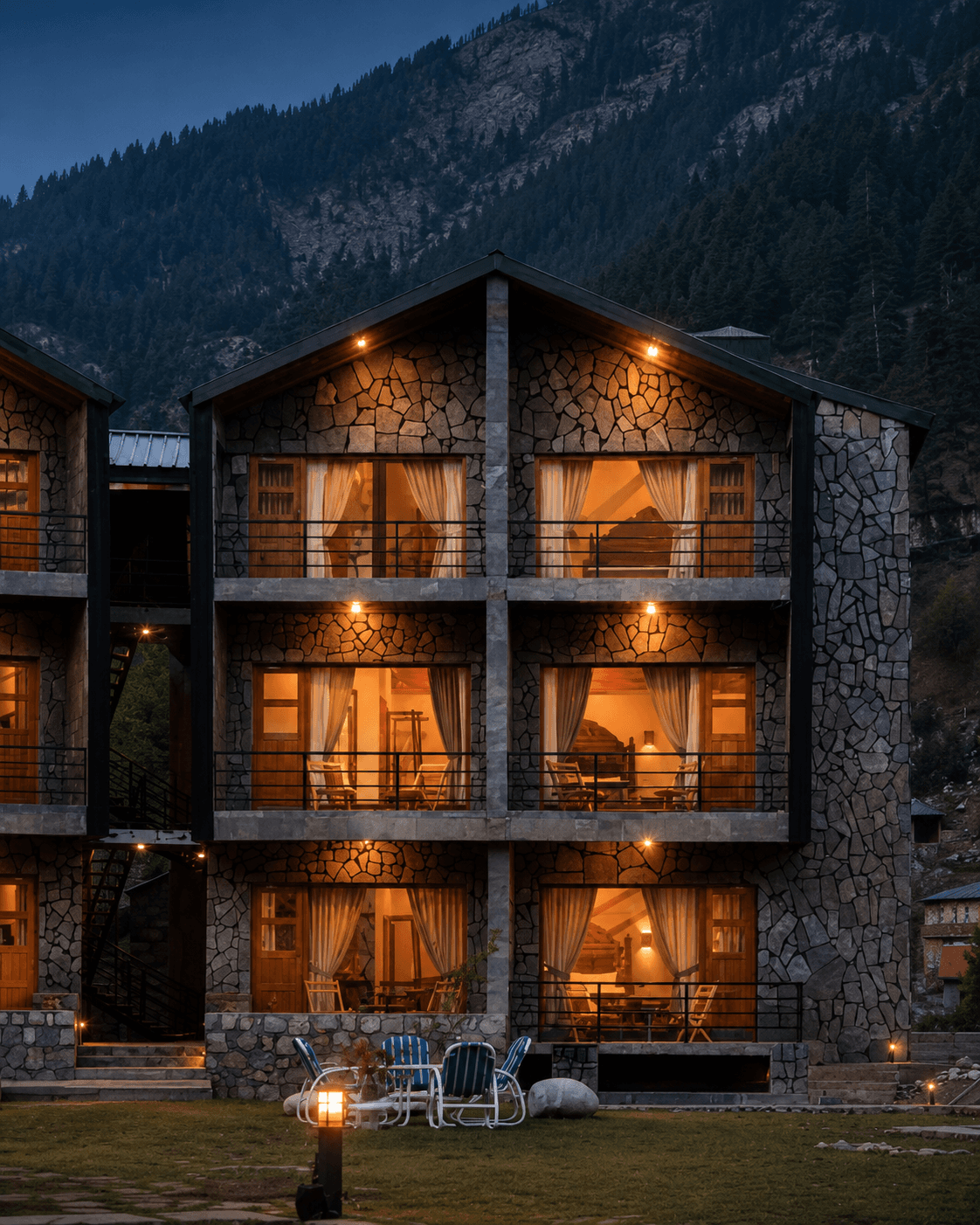 Greystone Lodge Kalam facade in daylight